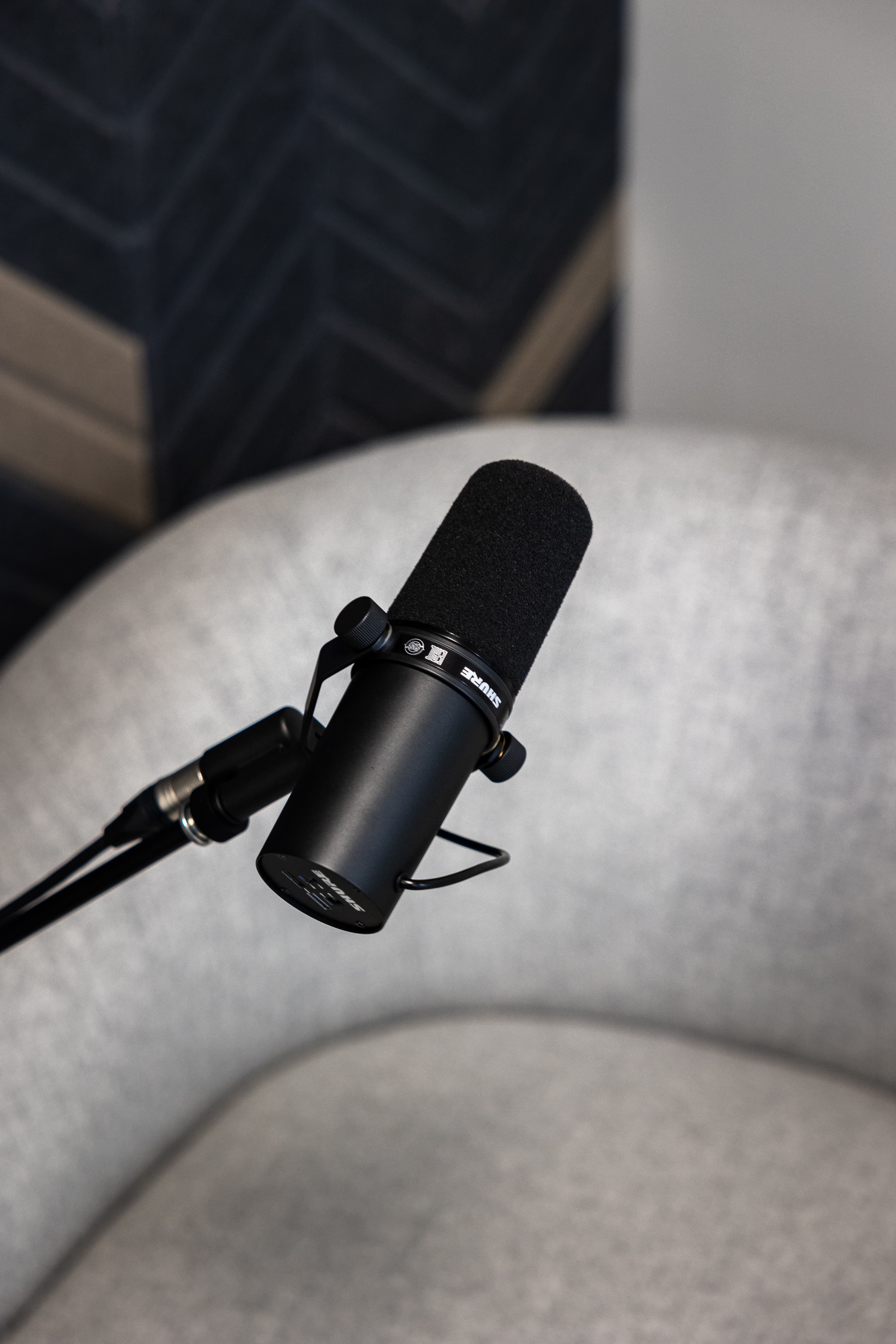 Shure SM7B broadcast microphone in the podcast studio