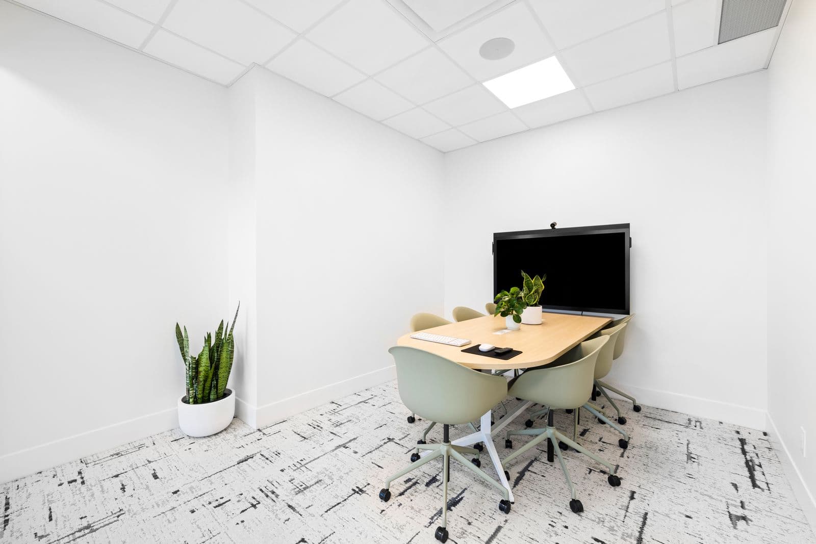 Huddle Hub small meeting room interior